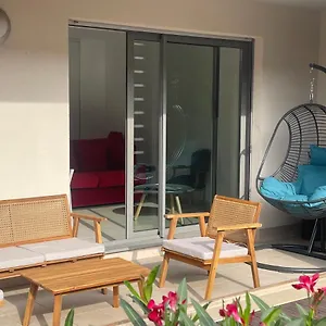 Appartement Superbe Studio Centre Et Parking En De Standing, La Ciotat